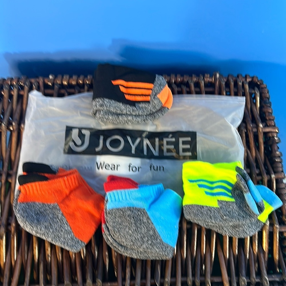 Joynee Men's Colorful Ankle Socks 4 Pairs Size 10-13 Fun Casual Short Socks
